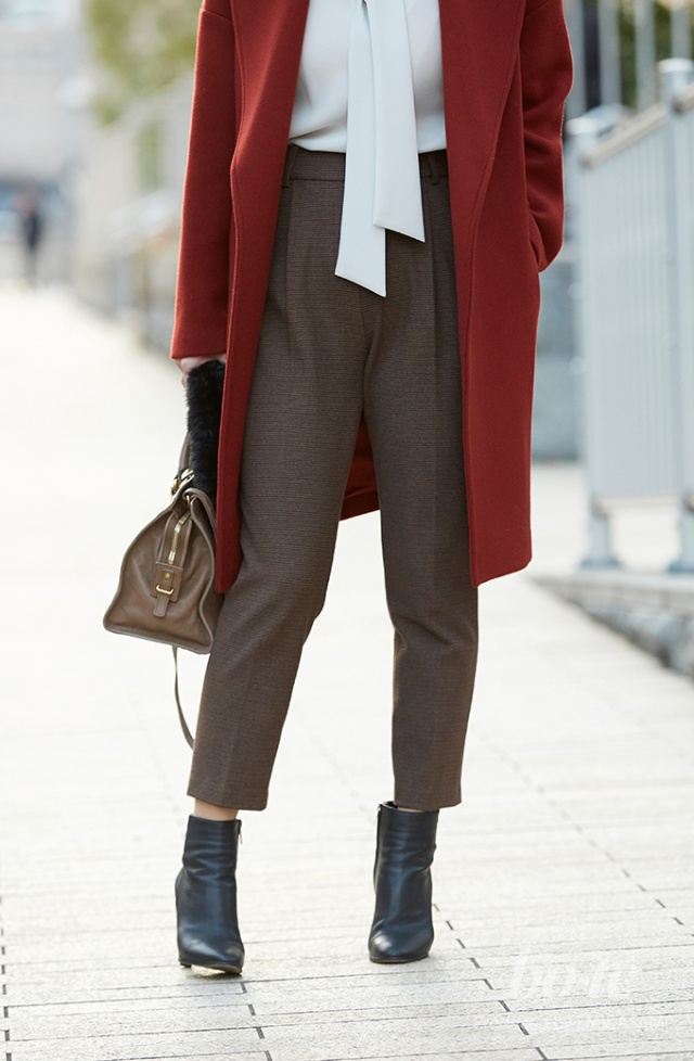 ボルドーのベルテッドコートを主役にした上品なフェミニンコーデ 1月25日 Bo Te ボーテ