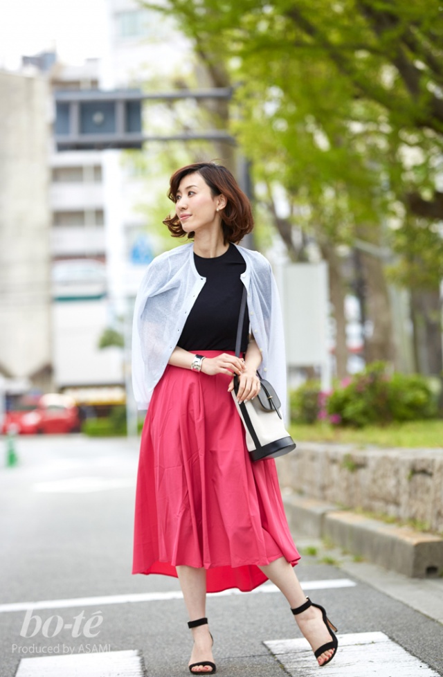鮮やかなピンクスカートをはいた通勤コーデ 5月13日 Bo Te ボーテ