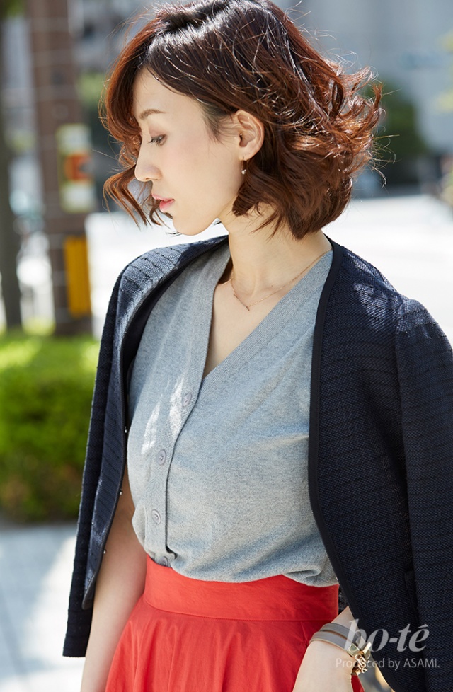 キュートな赤いスカートで通勤 5月18日 Bo Te ボーテ