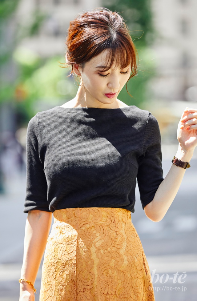 旬の90年代ハイテクスニーカーで フェミニン系通勤スタイルをリフレッシュ 9月11日 Bo Te ボーテ