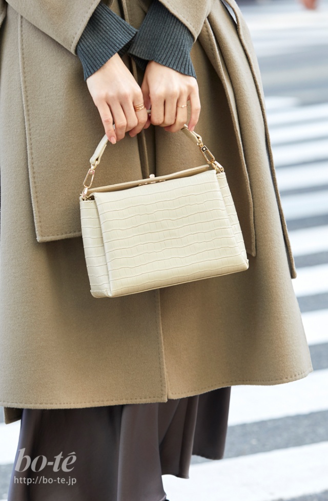 仕事終わりのクリスマスデートは 光沢素材のロングスカートで大人の甘さをほんのり 12月25日 Bo Te ボーテ