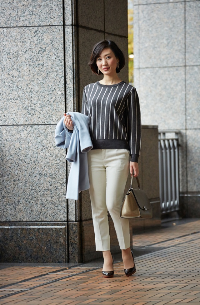 クールでシックになりがちなストライプアイテムを女性らしく着こなしたコーデ 12月15日 Bo Te ボーテ