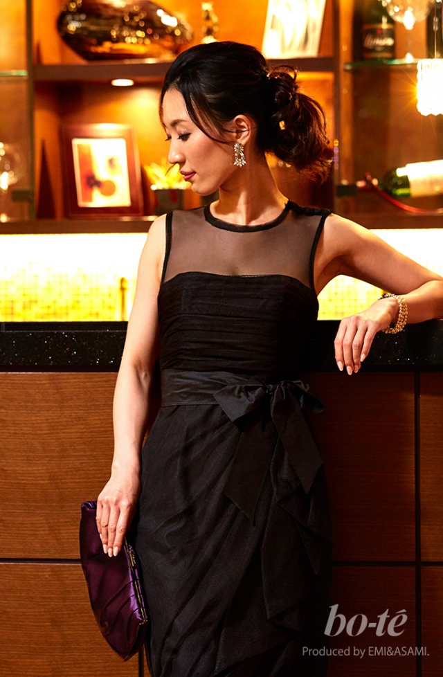 黒のシースルーワンピにパープルのクラッチを合わせた大人かっこいいワンピコーデ 9月30日 Bo Te ボーテ