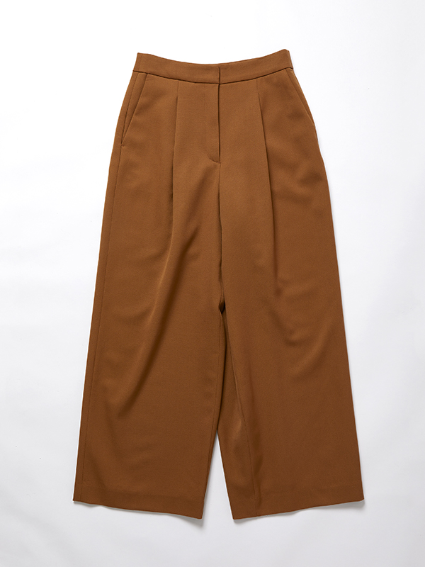 デミルクスビームスのアシンメトリータックワイドパンツ
